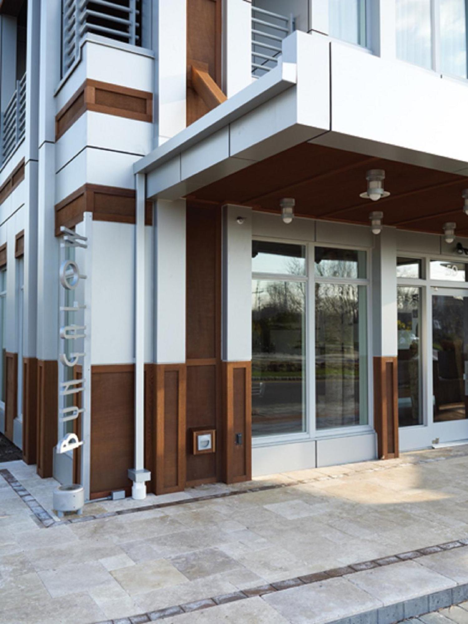 Bungalow Hotel ลองแบรนช์ ภายนอก รูปภาพ